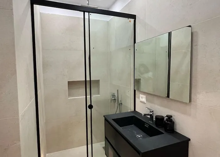 Apartman The Heart Of By Zheni Tirana